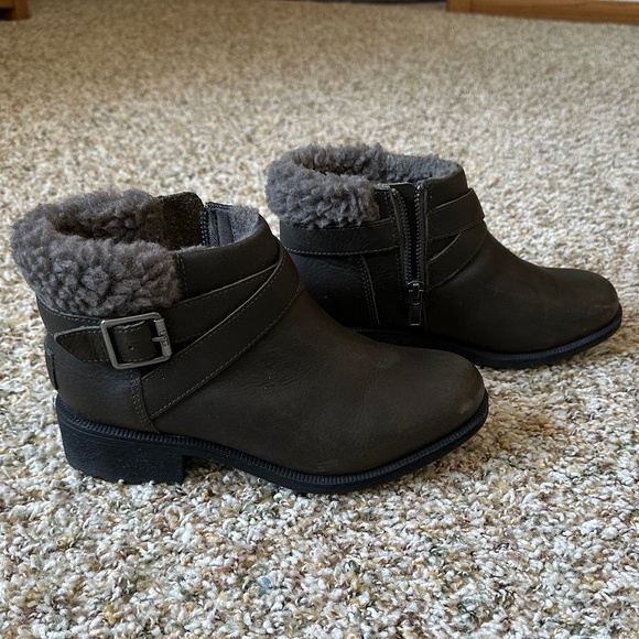 UGG Women's Benson II Ankle Boot - Picture 2 of 12
